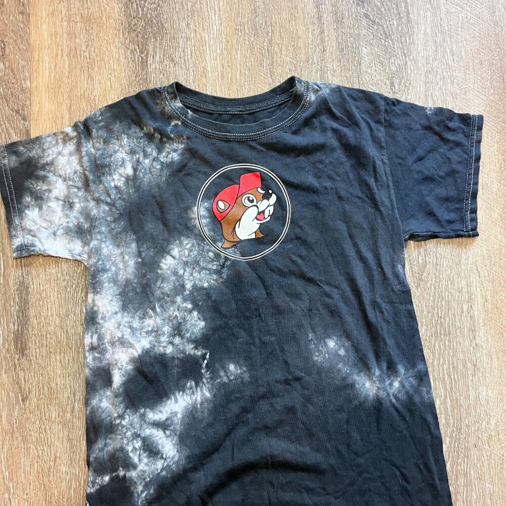 Buc-ee's I'm Just Here for the Snacks Tie Dye Tee - Picture 4 of 4